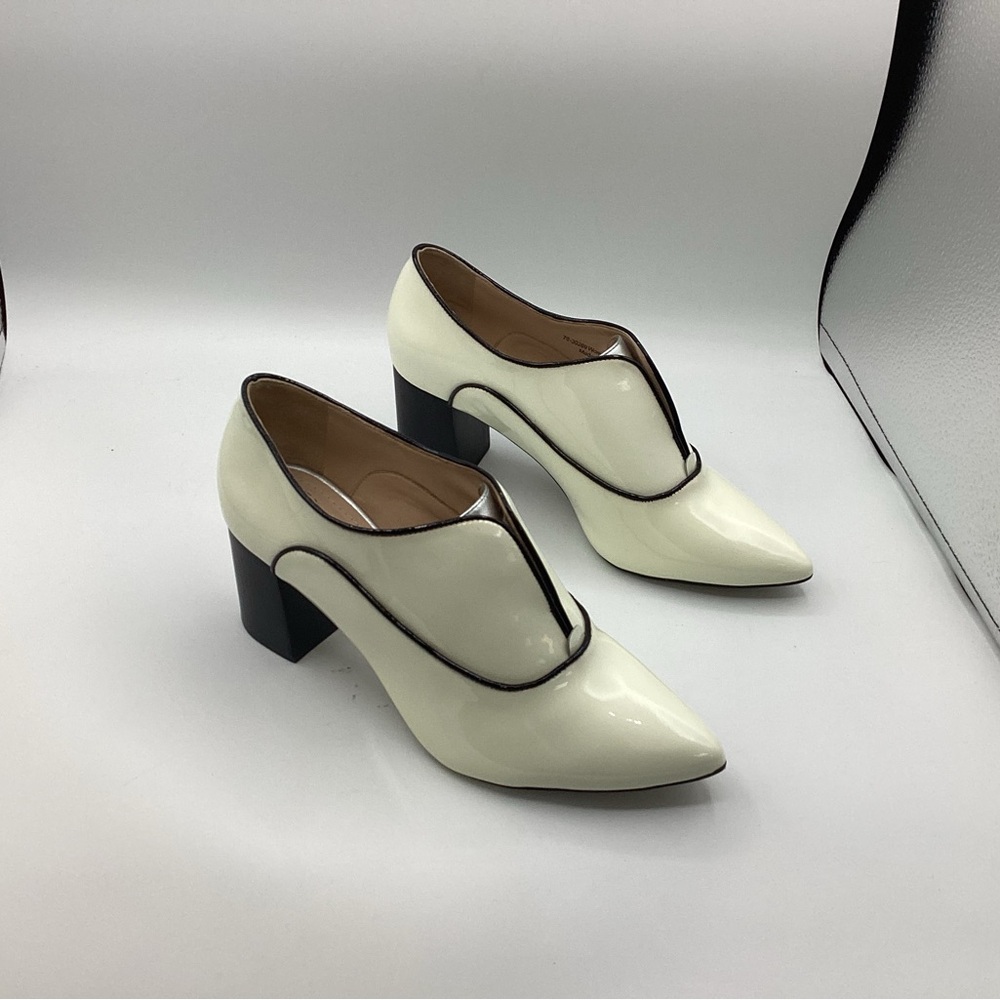 Johnston & Murphy cream patent leather Black trim block heel booties Women 10 M